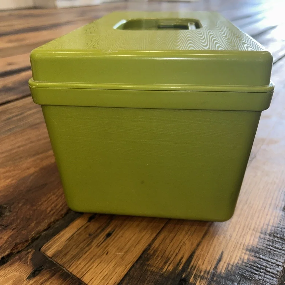 Vintage 70s Wilson Wil-hold Sewing Box Avocado Green W/ Button & Accessory Tray